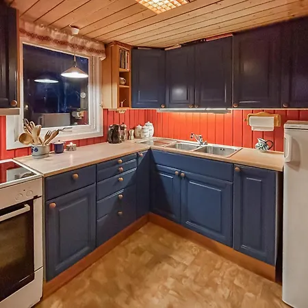 4 Bedroom In *